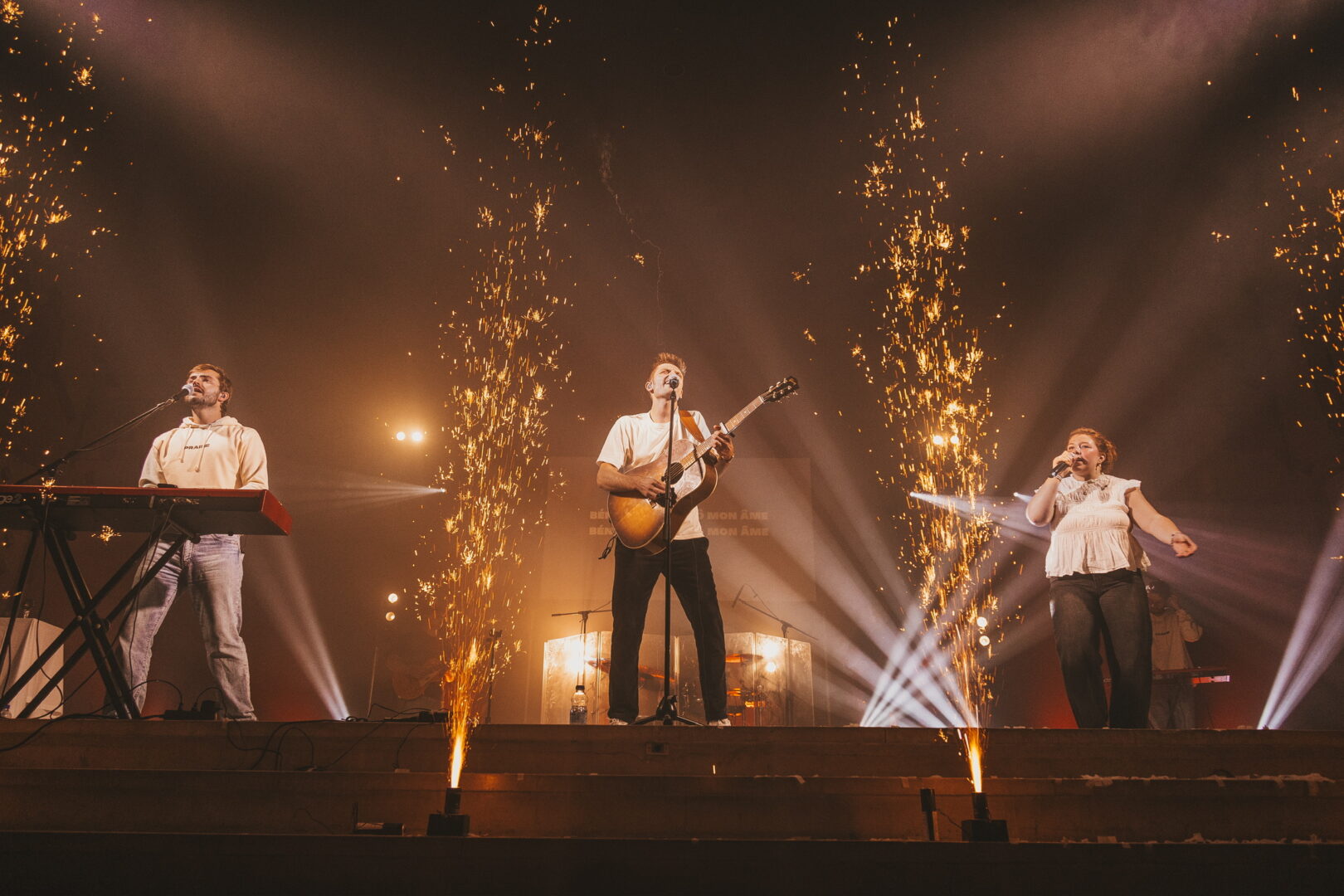 PRAISE – Louange